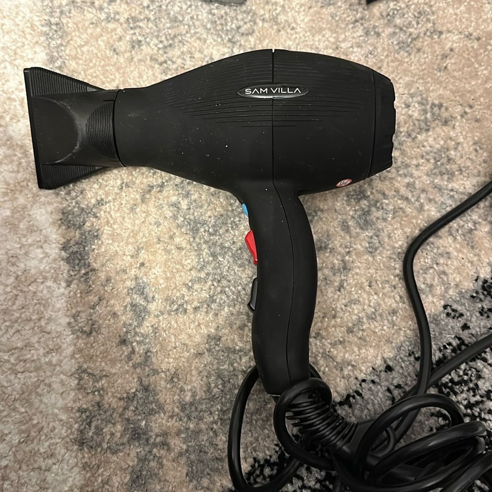 Sam villa blow dryer - LIGHTWEIGHT and POWERFUL